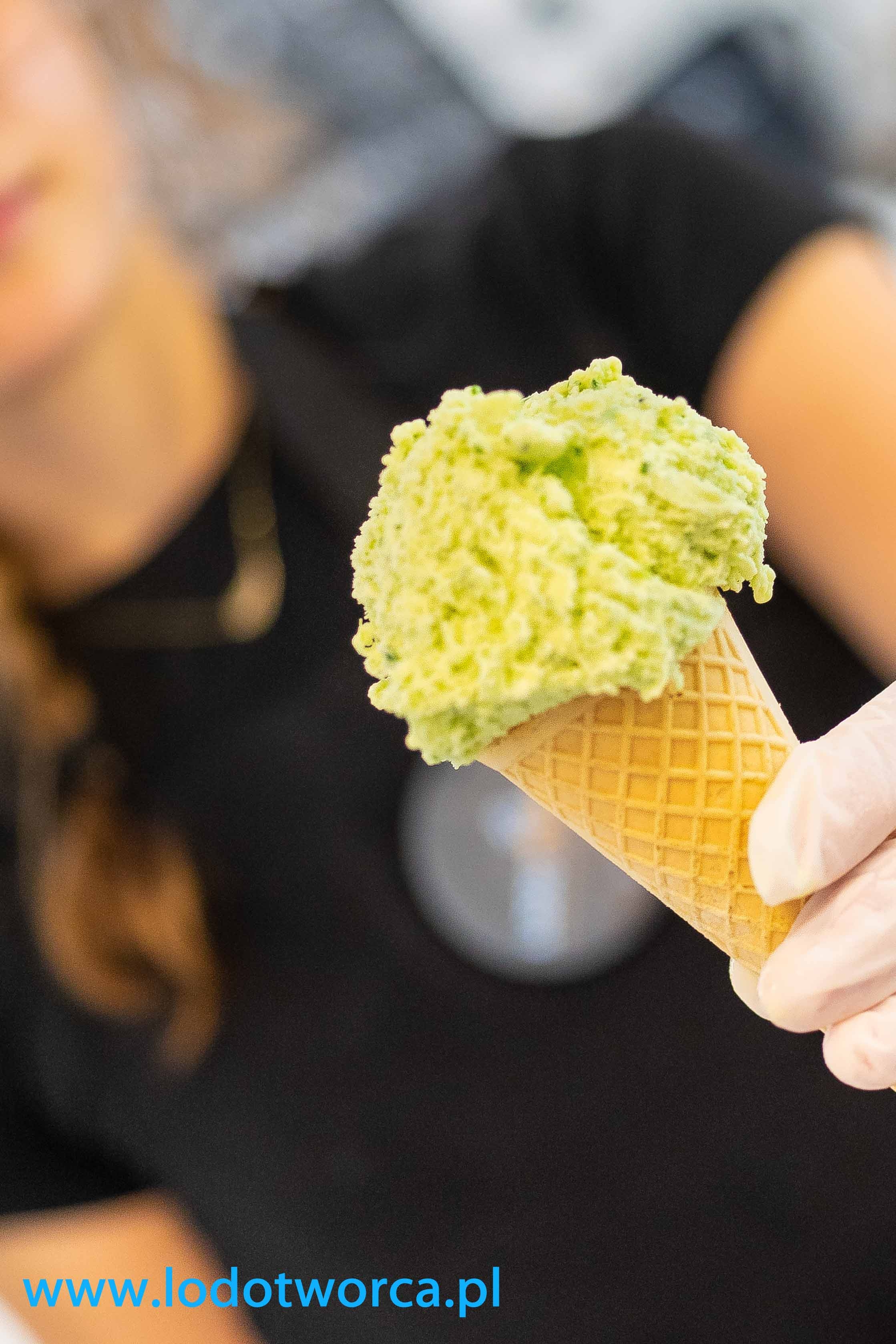 Lody ABS Rzeszów lodziarnia jogurteria kawiarnia shake milkshake mrożonyjogurt lód włoski sorbet kawa cafe rurki z kremem deser lodowy bita śmietana soki frappe posypki polewy.jpg